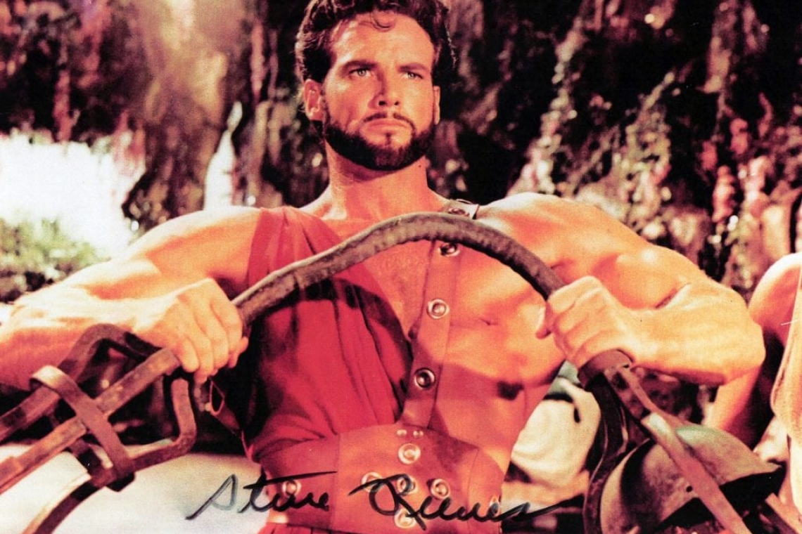 Ο  Steve Reeves πέρασε από το bodybuilding στην υποκριτική και έγινε γνωστός για τους ρόλους του στο είδος peplum