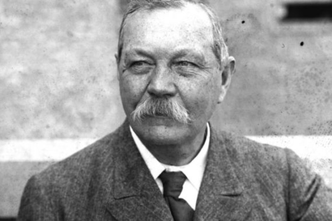 Sir Arthur Conan Doyle : Γνωστός για τη δημιουργία του θρυλικού φανταστικού ντετέκτιβ, Σέρλοκ Χολμς