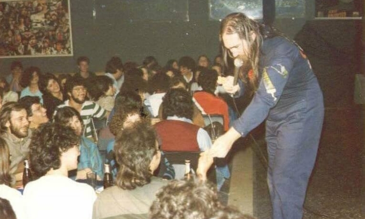 Το Κύτταρο μαζί με το Ροντέο ήταν τα δύο must στέκια όπου οι νέοι της εποχής πρωτοήρθαν σε επαφή με ροκ ακούσματα πολλών ροκ συγκροτημάτων