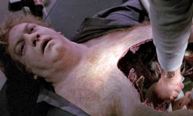 The Thing (1982) θεωρείται πλέον μία από τις καλύτερες ταινίες τρόμου όλων των εποχών.